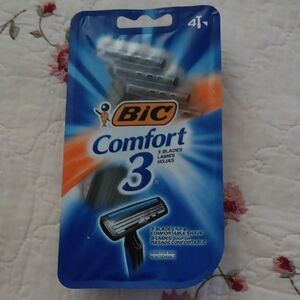 5/$25 BUNDLE ...BIC Comfort 3 Men's Razor - Black and Blue